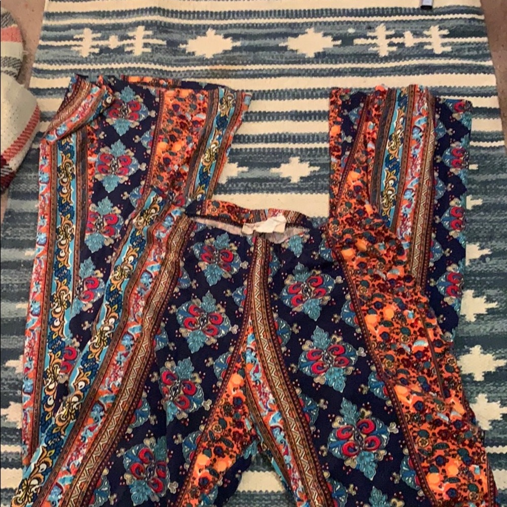 Stretchy patterned pants